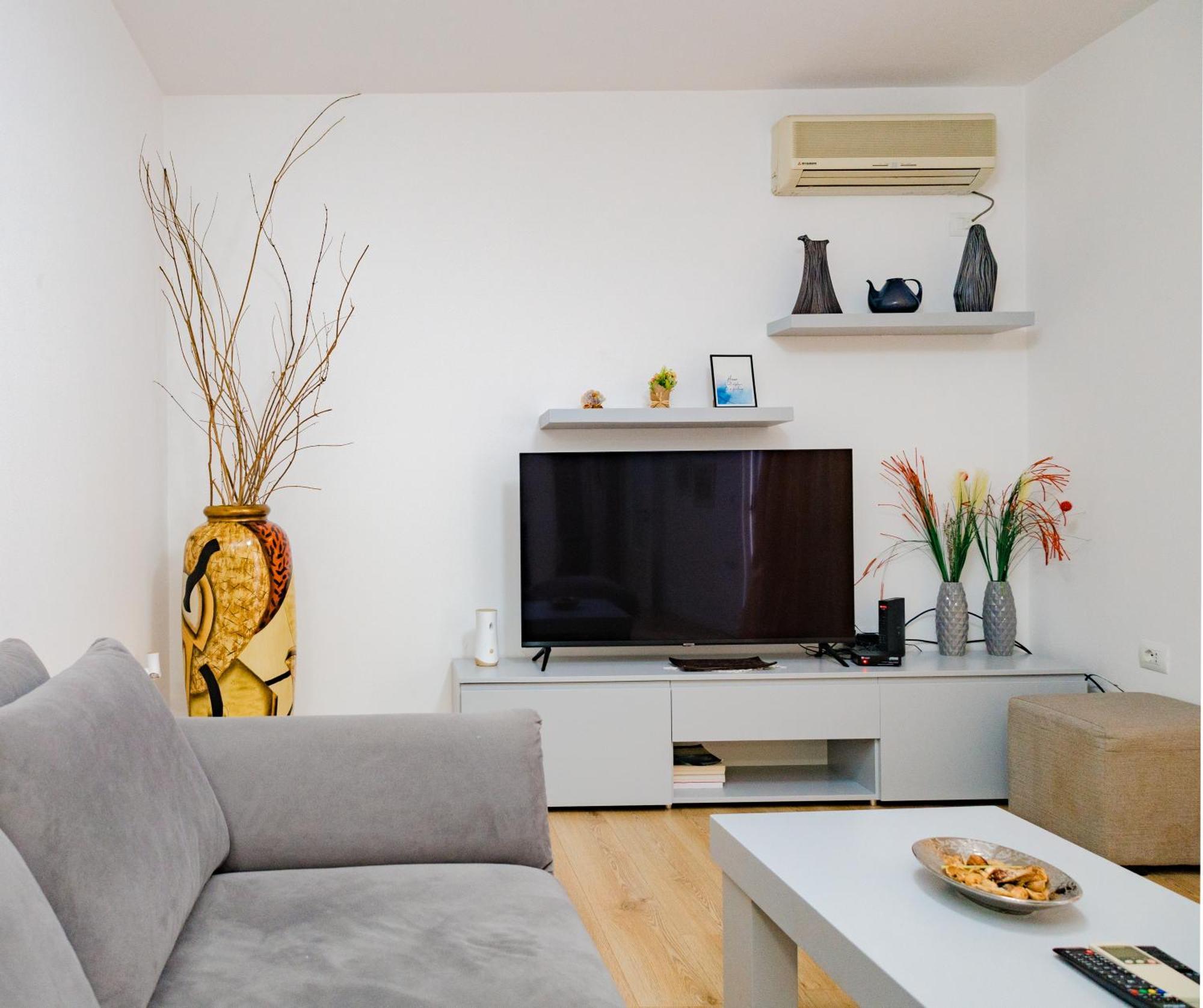 Apartment Modern Oasis Near Park & Stadium *